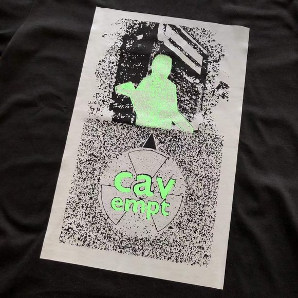 Cavermpt Black Ss Green Figure Reflective Abstract Print - Picture 16 of 16